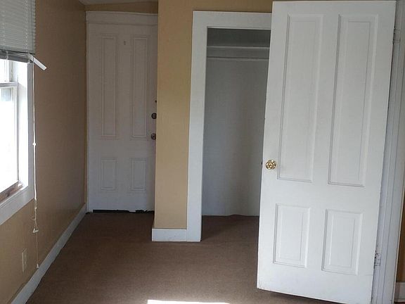 4th image of 121 N Willow St