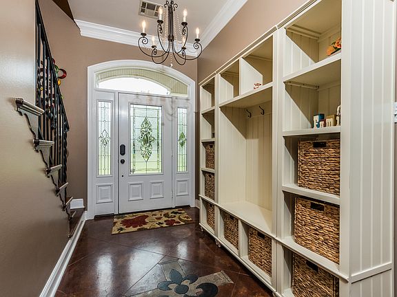 4th image of 117 Countryview Dr