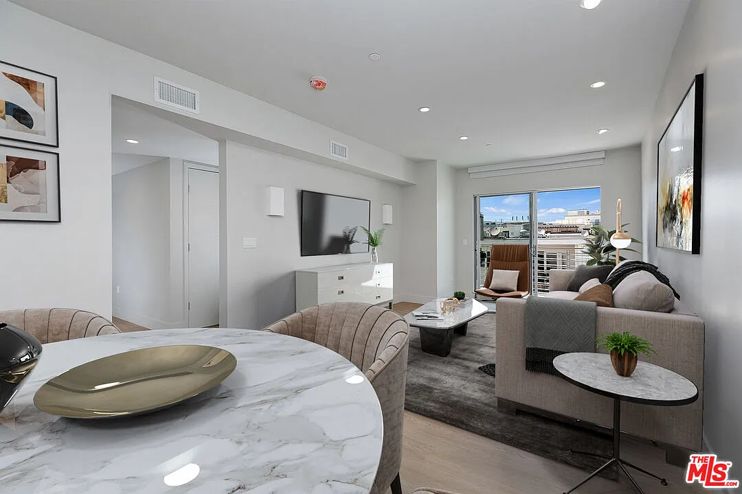 3 bed, 3.0 bath, 1588 sqft, $6,595 — Photo 3