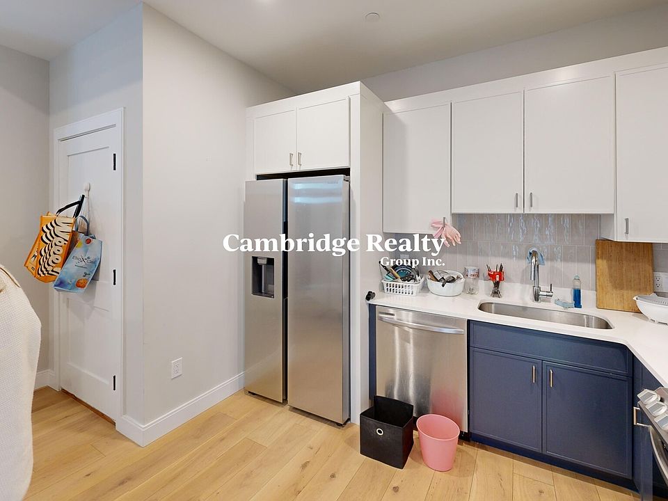 1st image of 157 Everett St #202T