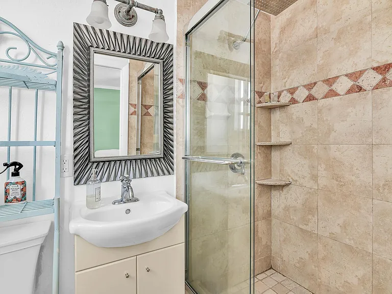 3218 Palm Dr — Photo 13
