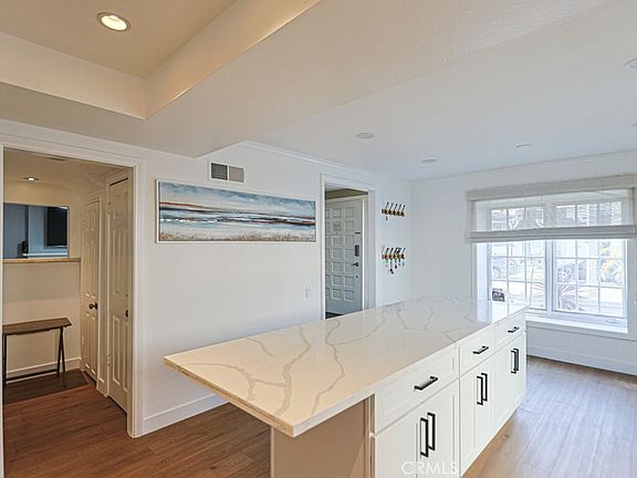 5th image of 218 16th St APT A