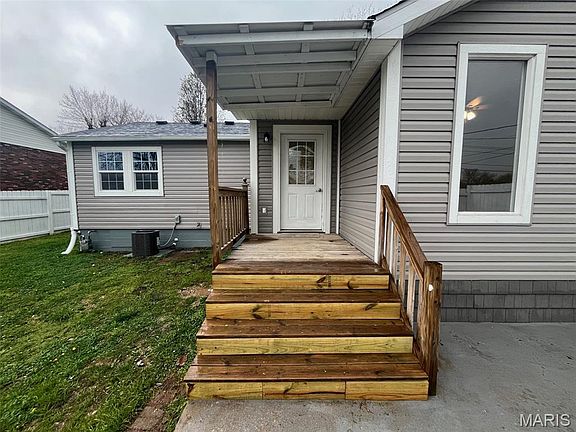 3rd image of 503 Bonnie St