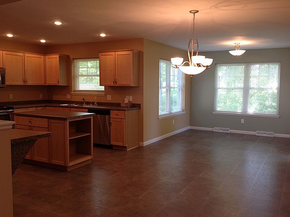 4th image of 1409 Daybreak Dr