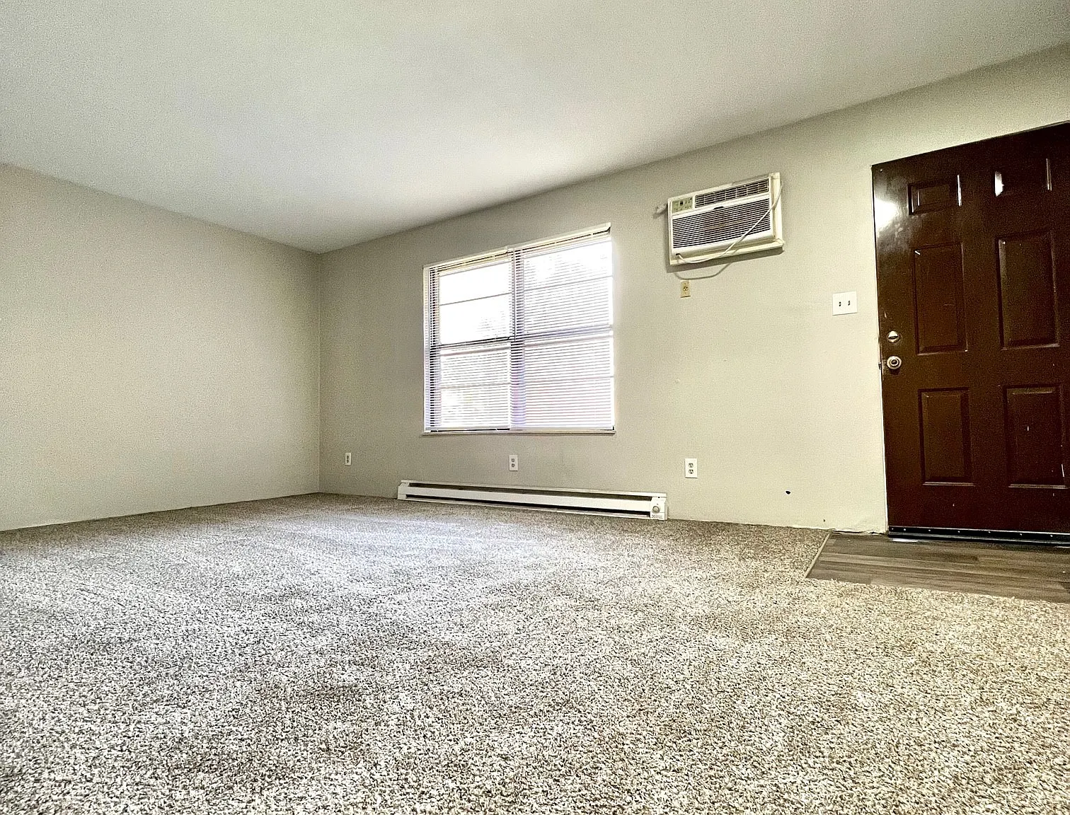 2 Yorkshire Ln — Photo 3