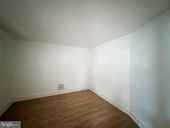 2nd image of 302 E 23rd St