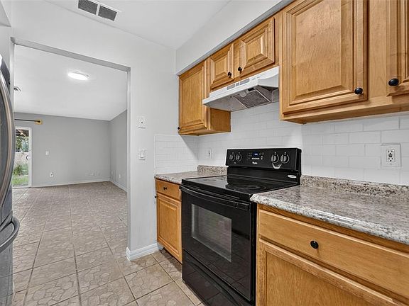 5th image of 557 VERBENA COURT