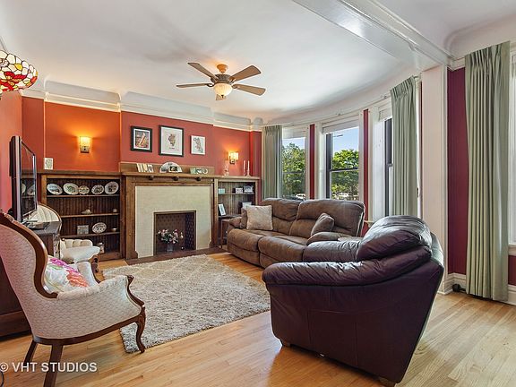 3rd image of 5201 N Kenmore Ave APT 1S