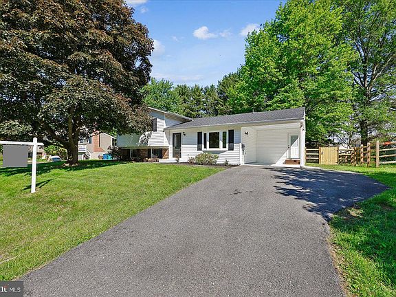 3rd image of 24321 Log House Rd