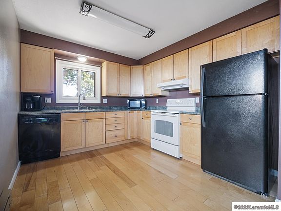 5th image of 273 Colorado Ave