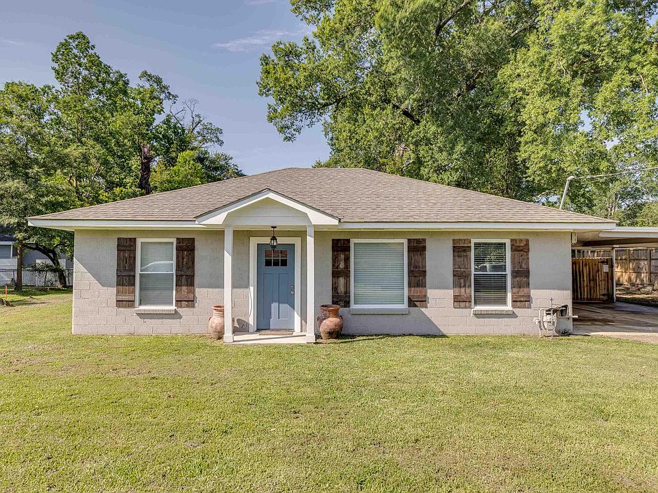 1st image of 207 Splane Dr