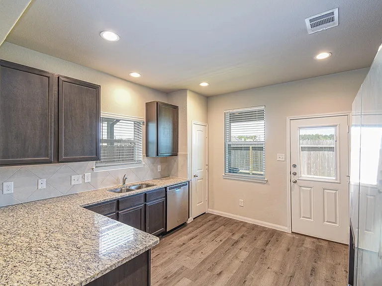 23610 Goodfellow Dr — Photo 6