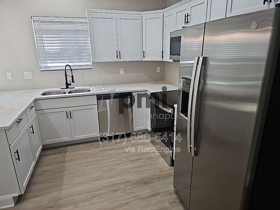 3rd image of 640 N Parker Ave Unit 1
