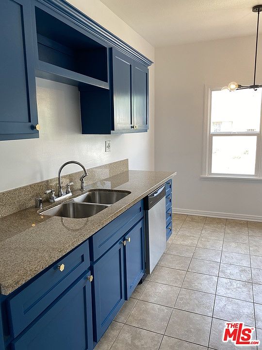 1st image of 2901 Somerset Dr