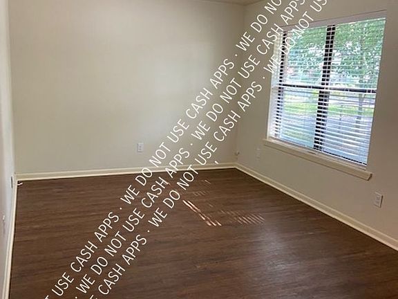 2nd image of 418 Moody St