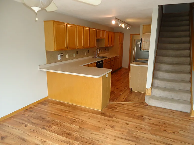 1650 Wellington Ln — Photo 4