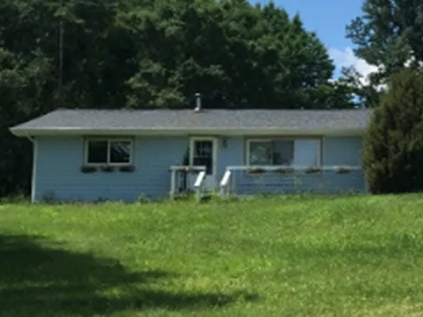 23528 Jefferson Center St, Cassopolis, MI 49031