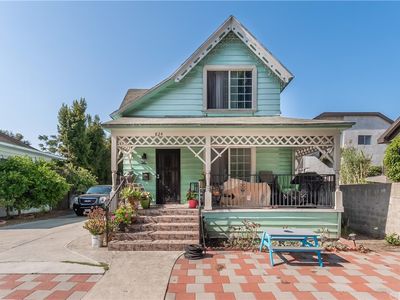 824 E 28th St, Los Angeles, CA, 90011