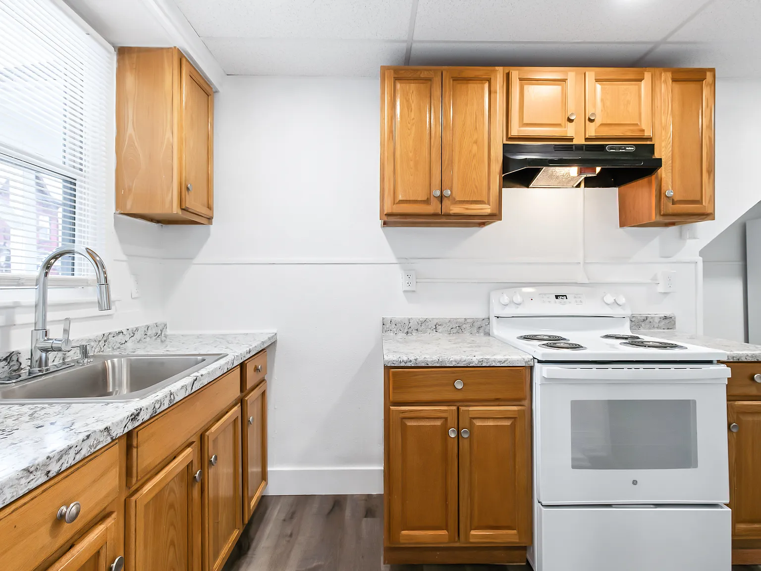 3 bed, $1,400 — Photo 3
