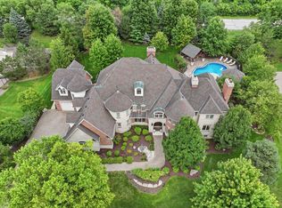 105 Forest Edge Dr, Palos Park, IL 60464