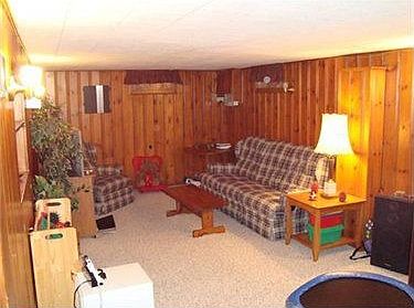 4th image of 1042 Evergreen Dr