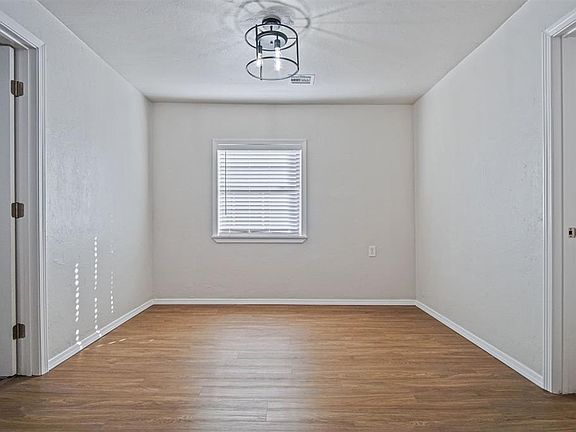 5th image of 513 N Dorothy Ave