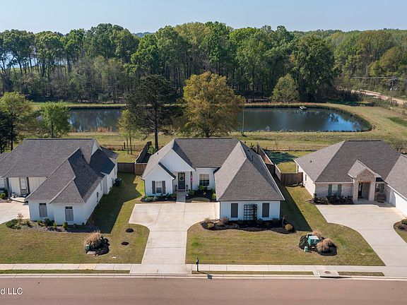 4th image of 175 Shore View Dr