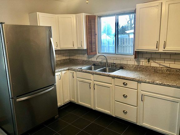 5th image of 7407 Sabre Ave