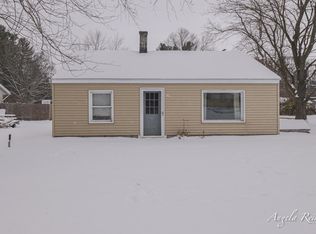 13689 Franklin Dr, Grand Haven, MI 49417