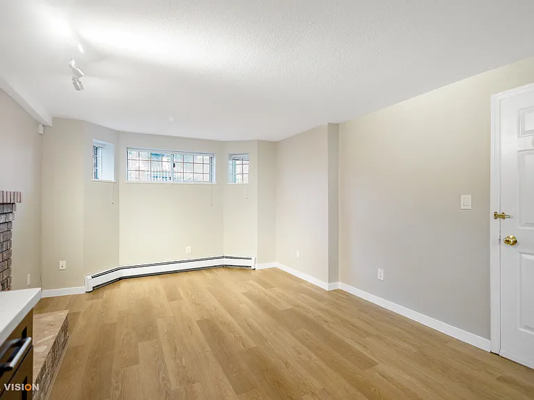 22XX E 43rd Ave #BASEMENT — Photo 6