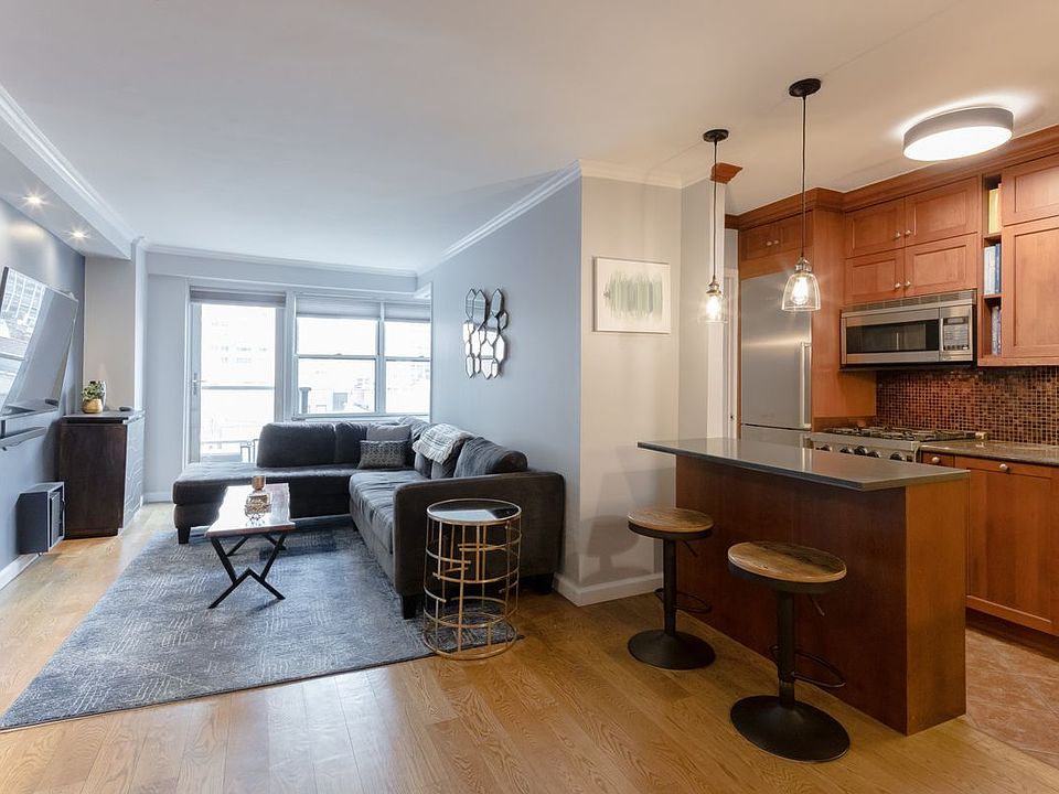 1st image of 300 E 71st St APT 9L