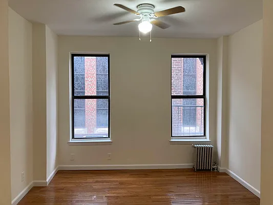 Rented by Akam Sales and Brokerage | media 14