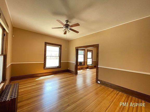 3rd image of 715 Emery St APT A