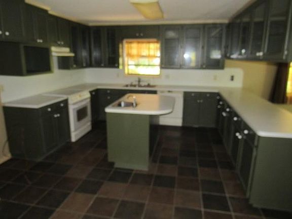 5th image of 675 Village Dr