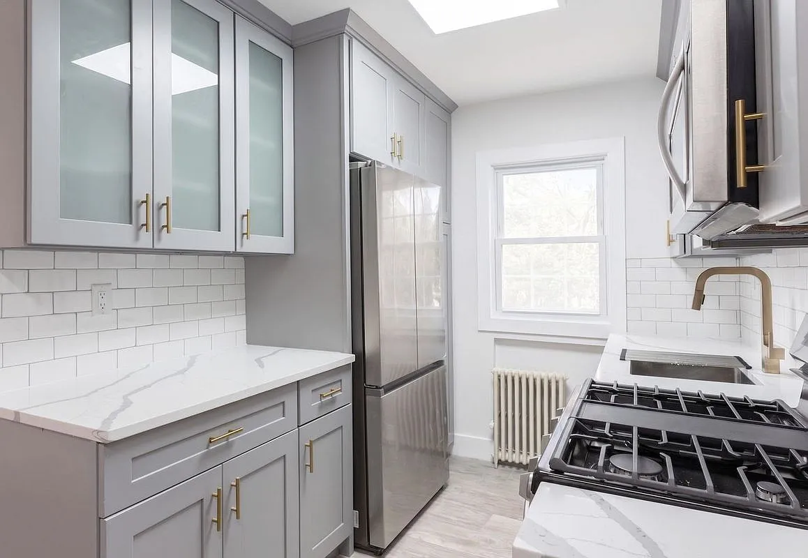 2 bed, 2.0 bath, 899 sqft, $2,500 — Photo 2