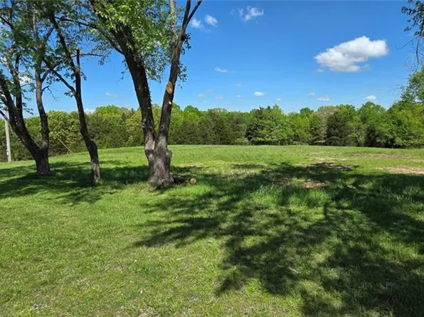 22083 County Road 249, Pittsburg, MO 65724