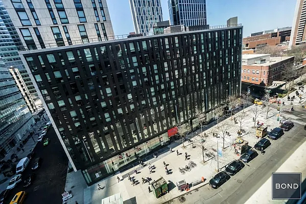 Rented by Bond New York | media 23