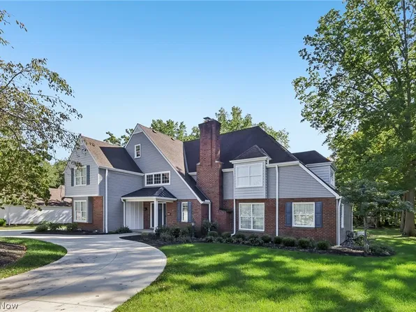 27473 Dellwood Dr, Westlake, OH 44145