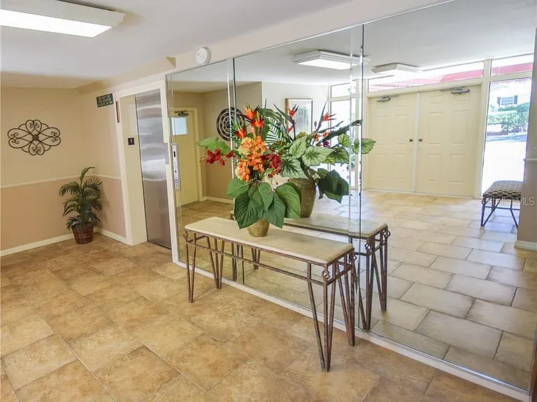 lobby showing elevator