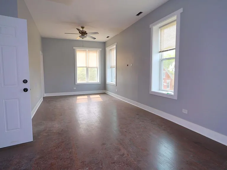 2858 S Saint Louis Ave #3 — Photo 2