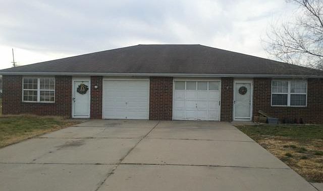1st image of 208 N Cypress St