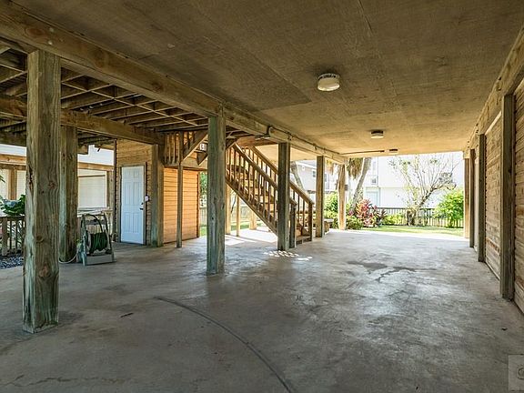 5th image of 4111 Buccaneer Blvd
