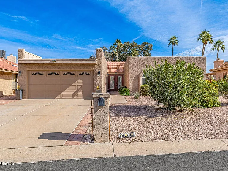 26241 S Lakemont Dr — Photo 2