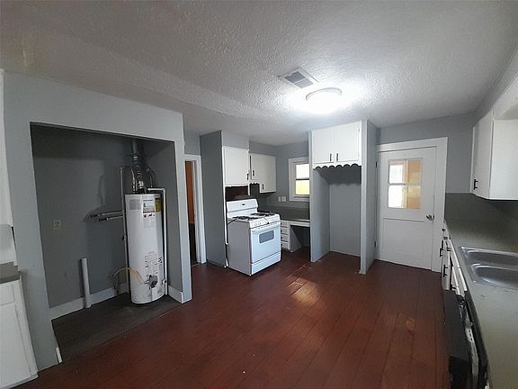 5th image of 1003 Bob Smith Rd