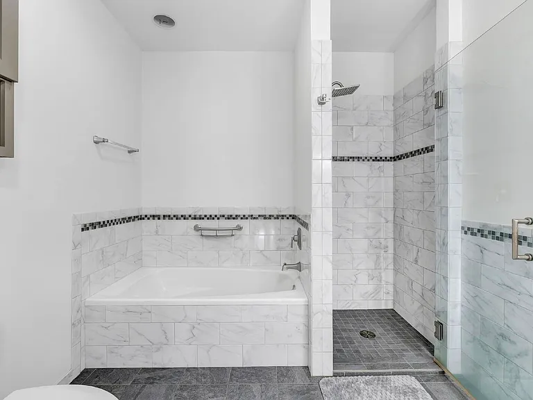 112 Franklin St #C2 — Photo 21