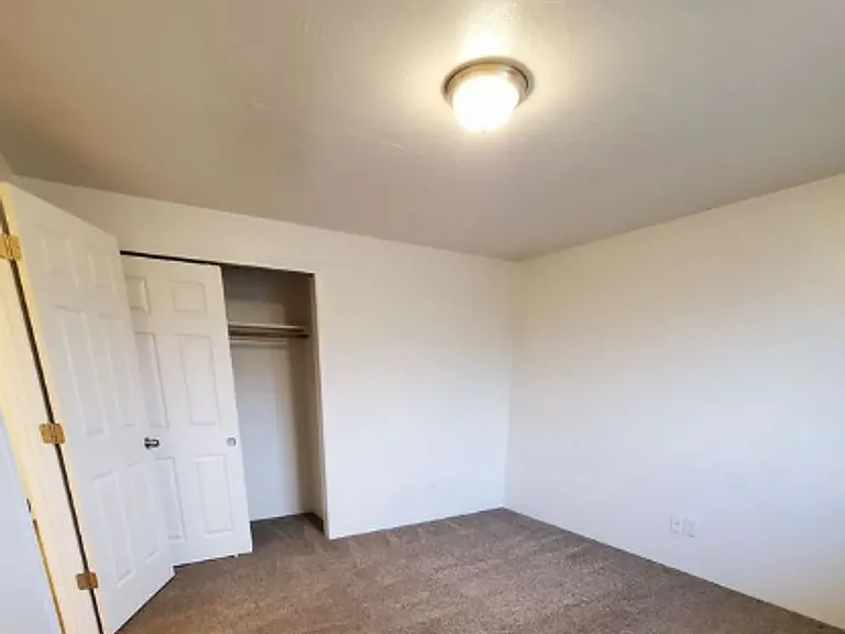 1267 SE Holman Ave #2 — Photo 4