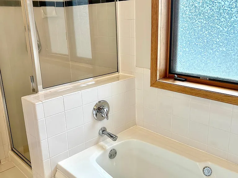 3954 N Greenview Ave #2N — Photo 6