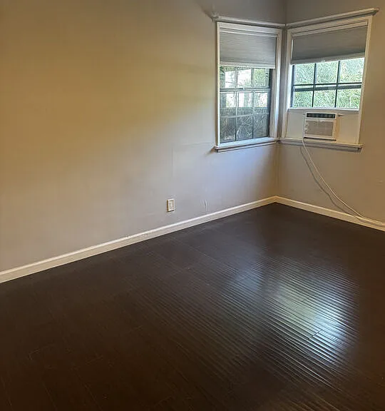 1233 Gordon St — Photo 8