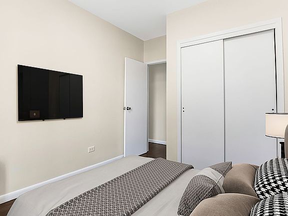 5th image of 3117 Broadway APT 55