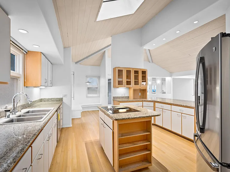 771 Kaulana Pl — Photo 7